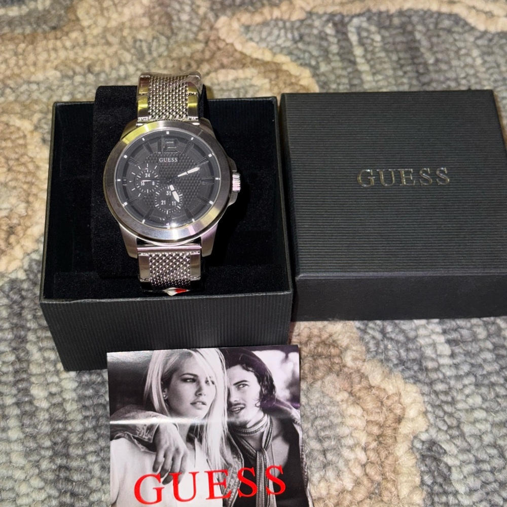 GUESS Men's Black and Silver Mesh Watch